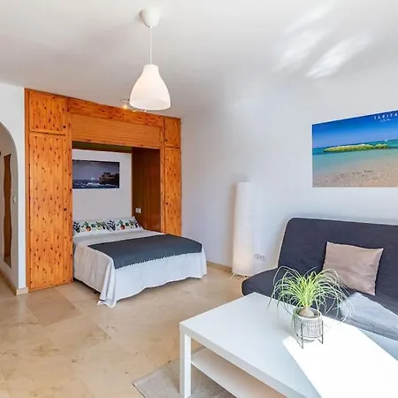 Apartamento En La Calle Principal Con Solarium.