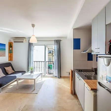 Apartamento En La Calle Principal Con Solarium. *