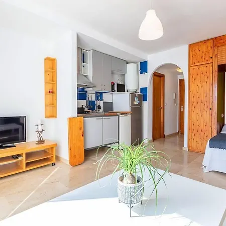 Apartamento En La Calle Principal Con Solarium. Apartment Tarifa